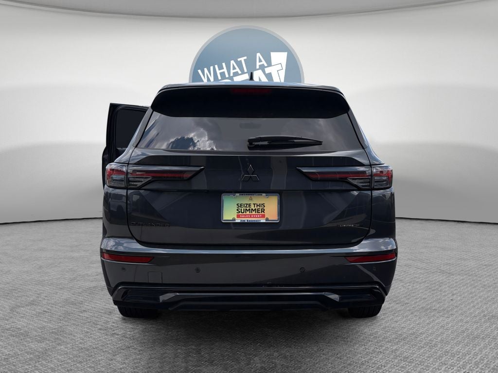 2026 Mitsubishi Outlander — detail view