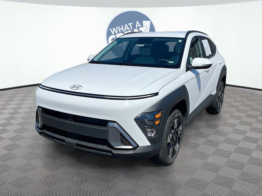 2025 Hyundai Kona SEL in Atlas White — front three-quarter view