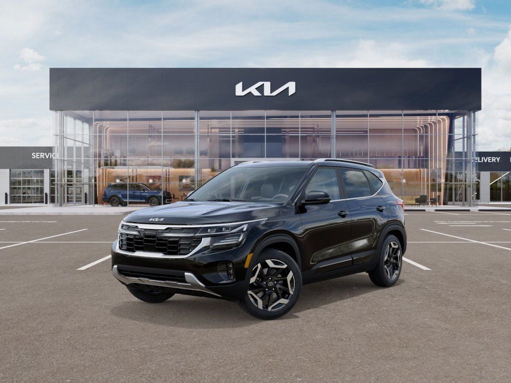 2026 Kia Seltos SX in Fusion Black — front three-quarter view